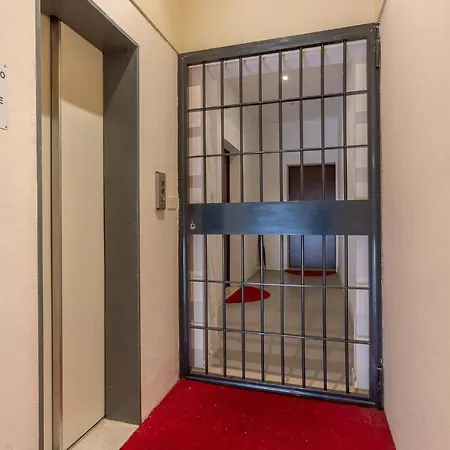 Santo Stefano Art & Design Apartment *